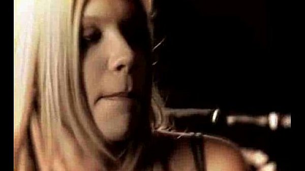Laura Andresan – Muntele Venus –  uncut music video