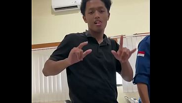 Pria Nigeria Ini Melakukan Velocity